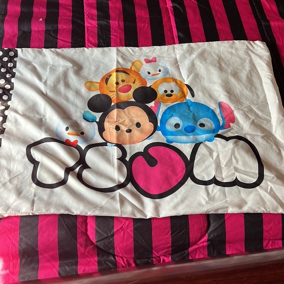 Adorable Disney tsum tsum comforter set - Picture 5 of 6
